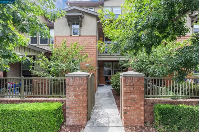 MLS: 41068753 Condo For Sale