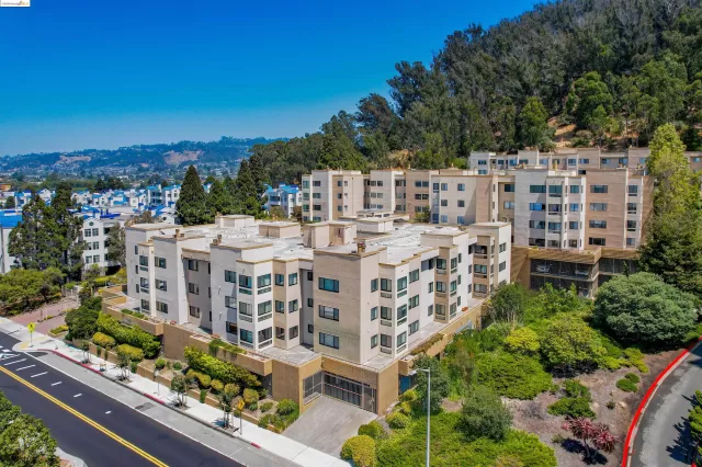 MLS: 41068852 Condo For Sale