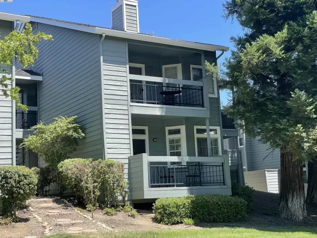 MLS: 41069081 Condo For Sale