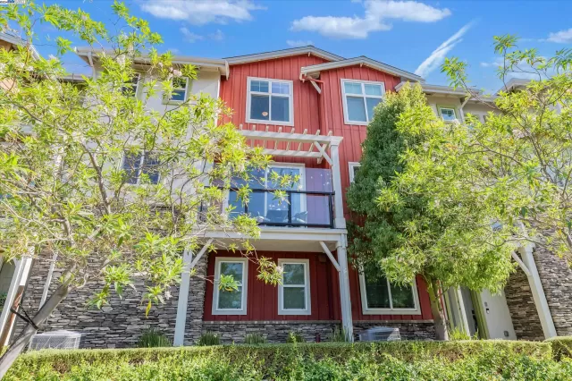 MLS: 41069137 Condo For Sale