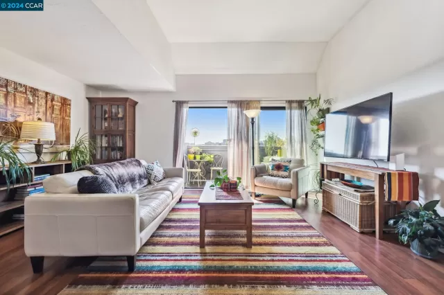 MLS: 41069299 Condo For Sale