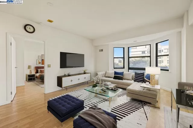 MLS: 41069373 Condo For Sale