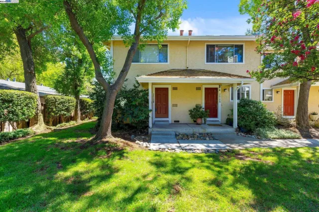 MLS: 41069590 Condo For Sale