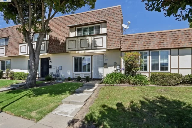 MLS: 41069694 Condo For Sale