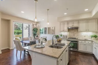 Photo #6: 41069769 Listing