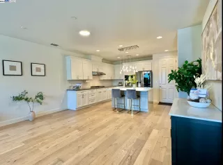 Photo #2: 41069781 Listing