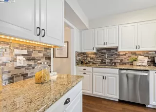 Photo #5: 41069923 Listing 