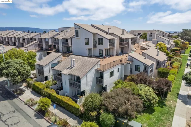 MLS: 41069979 Condo For Sale