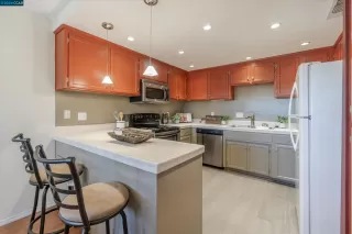 Photo #5: 41070204 Listing