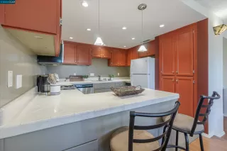 Photo #6: 41070204 Listing