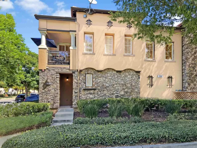 MLS: 41070227 Condo For Sale