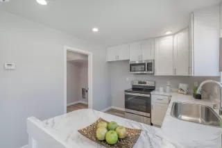 Photo #6: 41070438 Listing