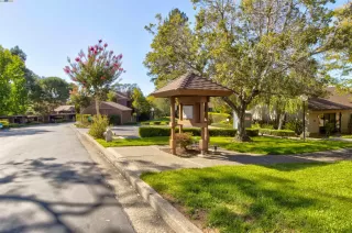 Photo #5: 41070451 Listing