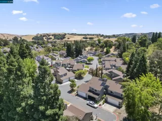 Photo #2: 41070475 Listing