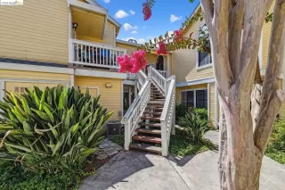 More Details about MLS # 41070565 : 704 DEVONWOOD