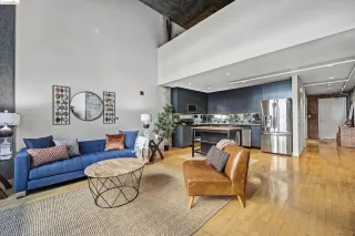 Photo #2: 41070573 Listing