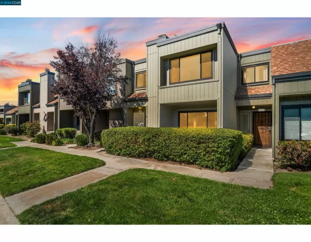 MLS: 41070892 Condo For Sale