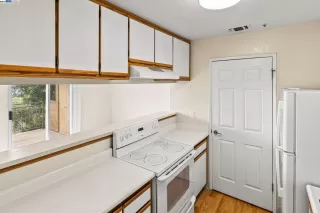 Photo #6: 41070902 Listing