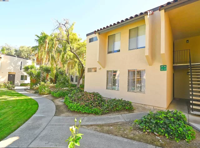 MLS: 41071268 Condo For Sale