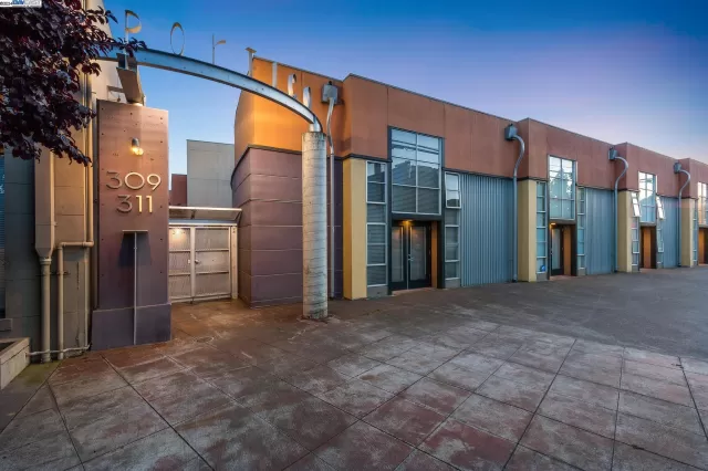 MLS: 41071315 Condo For Sale