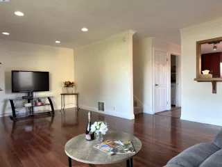 Photo #2: 41071419 Listing 