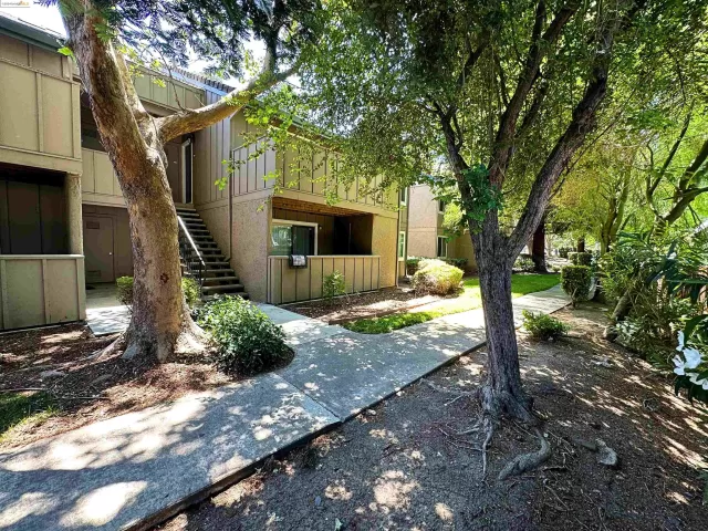 MLS: 41071526 Condo For Sale