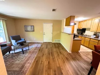 Photo #5: 41071526 Listing 