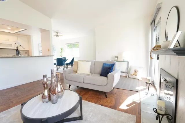 MLS: 41071541 Condo For Sale