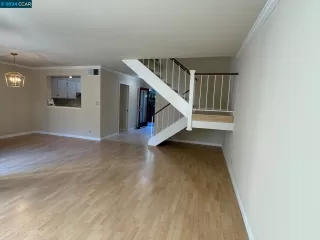 Photo #2: 41071820 Listing