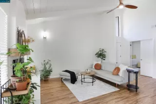 Photo #3: 41072019 Listing