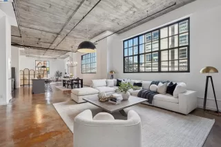 More Details about MLS # 41072031 : 247 4TH ST # 202