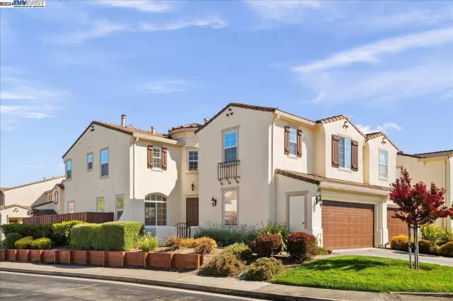 MLS: 41072154 Condo For Sale