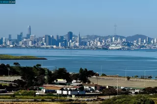 Photo #2: 41072316 Listing 