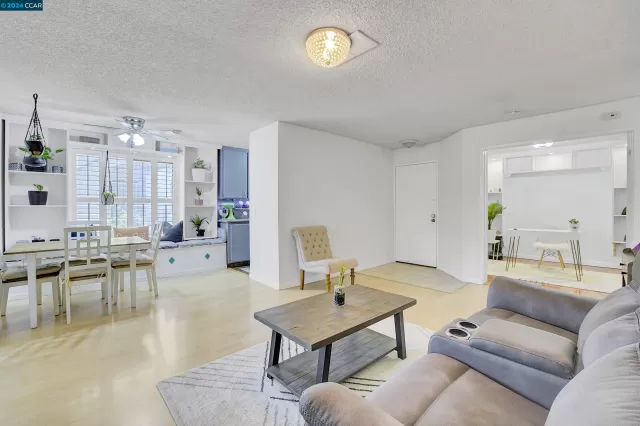 MLS: 41072349 Condo For Sale