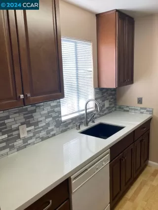 Photo #1: 41072506 Listing 