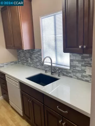 Photo #2: 41072506 Listing 