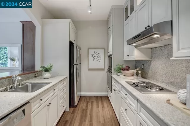 MLS: 41072565 Condo For Sale