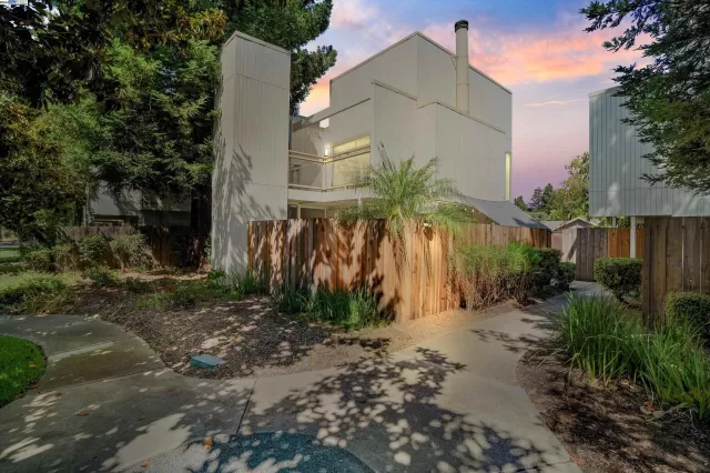 MLS: 41072580 Condo For Sale