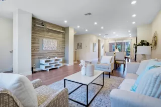 Photo #4: 41072592 Listing