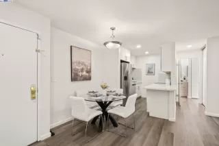 Photo #5: 41072698 Listing