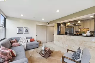 Photo #3: 41072700 Listing