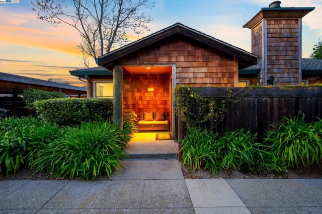 MLS: 41072742 Condo For Sale