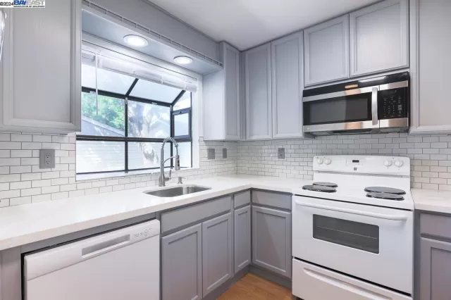 MLS: 41072820 Condo For Sale