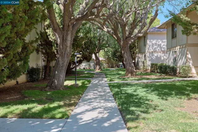 MLS: 41072873 Condo For Sale