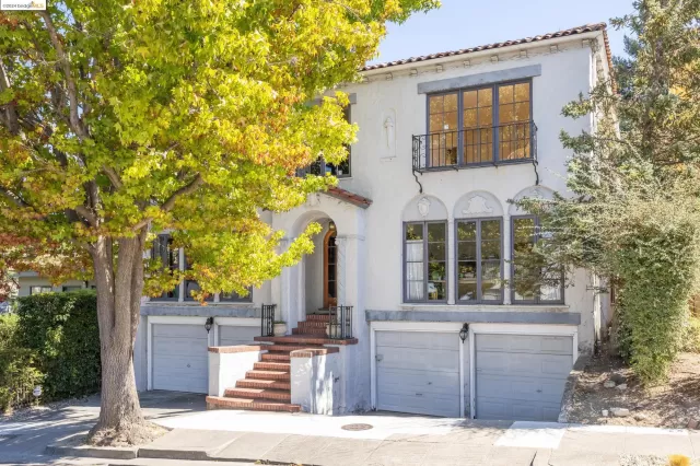 MLS: 41073040 Condo For Sale