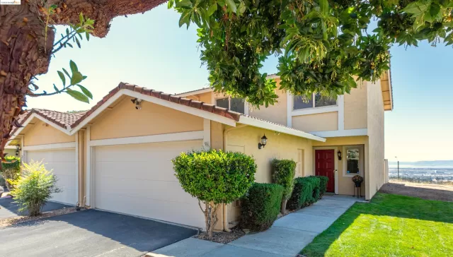 MLS: 41073135 Condo For Sale