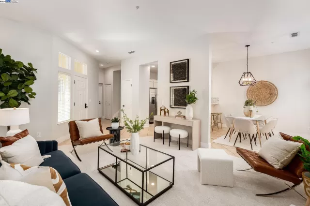 MLS: 41073166 Condo For Sale