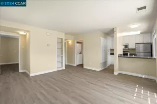 Click for more information on MLS # 41073168 : 2520 WALTERS WAY # 5 More Details about MLS # 41073168 : 2520 WALTERS WAY # 5