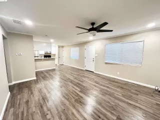 Photo #5: 41073468 Listing