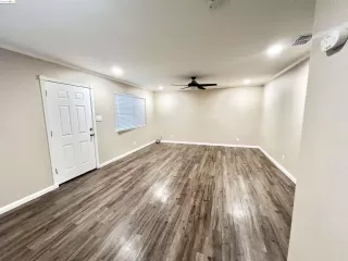 Photo #6: 41073468 Listing